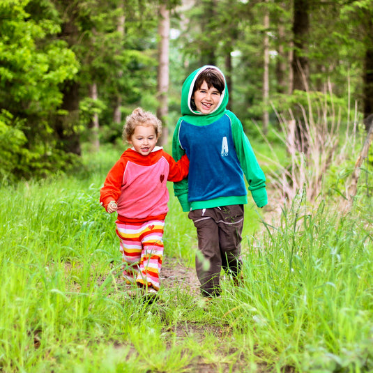 children wearing alba of denmark organic sets