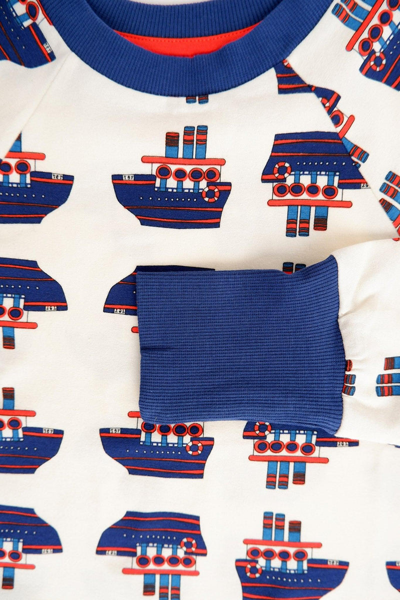 Load image into Gallery viewer, detail of retro t-shirt for kids in organic and sustainable cotton with boats
