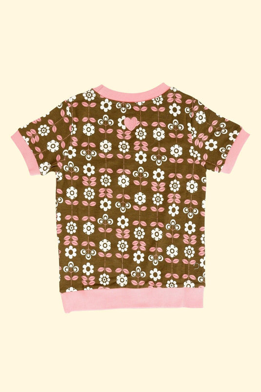 Organic and soft T-shirt. Retro inspired with white and rose flowers, danish design