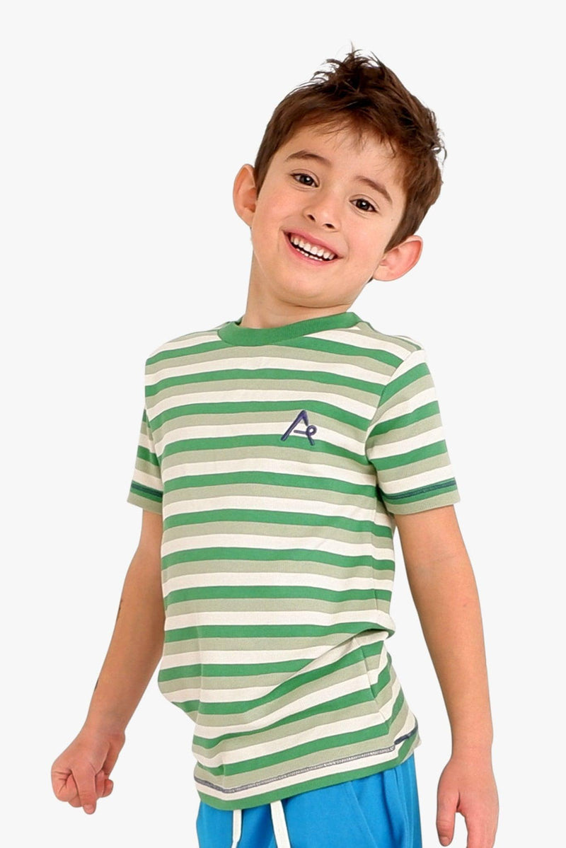 Laden Sie das Bild in Galerie -Viewer, Child wearing Organic ribbed t-shirt for kids in green stripes
