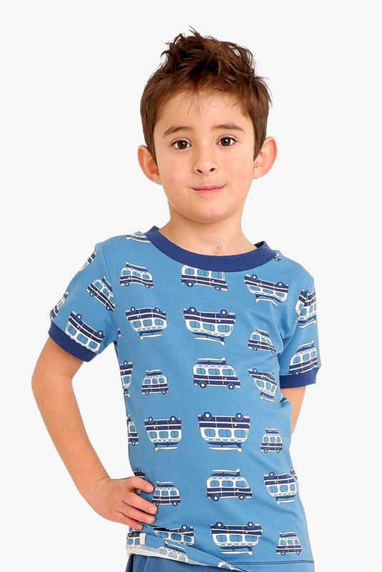 Scandinavian child wearing Short sleeve organic cotton t-shirt for children in blue