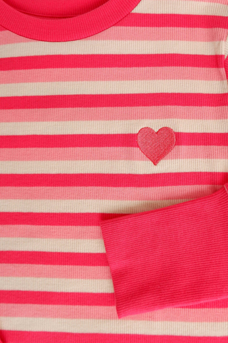 Laden Sie das Bild in Galerie -Viewer, Organic and sustainable striped pink t-shirt designed in Denmark for children
