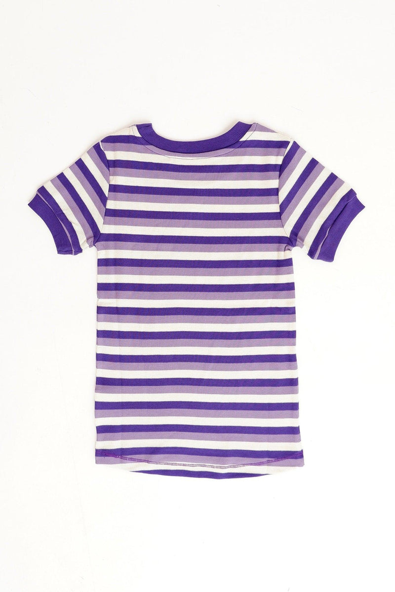 Laden Sie das Bild in Galerie -Viewer, back detail of short sleeve ribbed t-shirt in organic cotton and purple stripes
