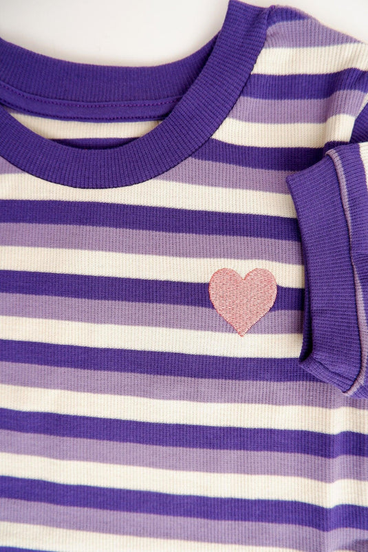 short sleeve ribbed t-shirt in organic cotton and purple stripes detail at the front